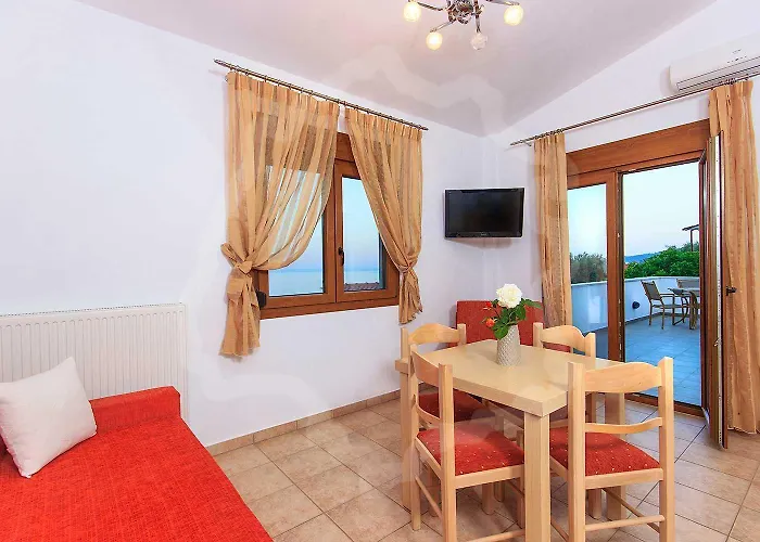 Loretta Mezonett I *